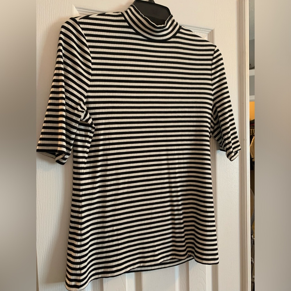 🎉 Banana Republic mock neck top